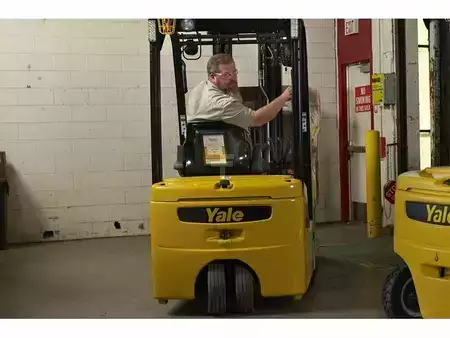3-Wheel Electric 2013  Yale ERP-040VT (4)