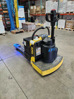 Electric Pallet Jacks 2017  Yale MPE060-VG (1)