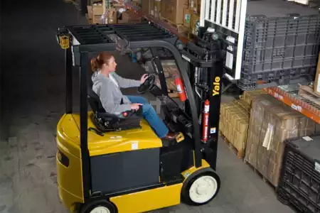 4-Wheel Electric 2018  Yale ERC050VG (12)