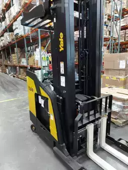 Reach Trucks 2020  Yale NR045EC (3)