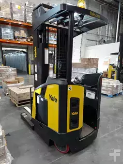 Reach Trucks 2020  Yale NR045EC (4)