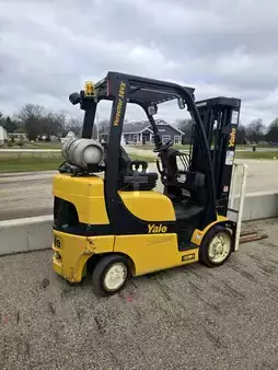 Montacargas diésel 2021  Yale GC050VX (2)