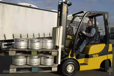 Diesel Forklifts - Yale GP040VX (2)