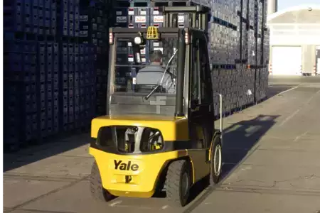 Diesel Forklifts - Yale GP040VX (4)