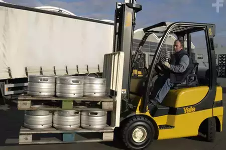 Diesel Forklifts - Yale GP040VX (2)