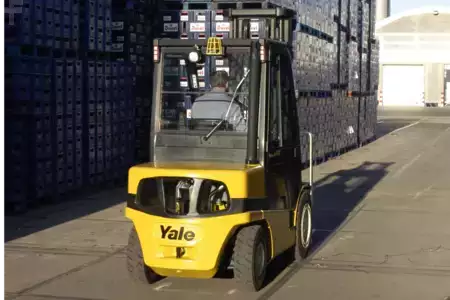 Diesel Forklifts - Yale GP040VX (4)