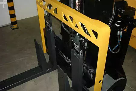 Montacargas de Pasillo Angosto 2023  Landoll B30AC/B40AC (12)