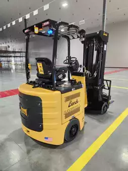 Montacargas de Pasillo Angosto 2023  Landoll B30AC/B40AC (14)