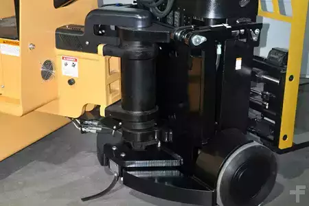 Montacargas de Pasillo Angosto 2023  Landoll B30AC/B40AC (8)