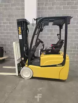 3-Wheel Electric - Yale ERP030VT (1)