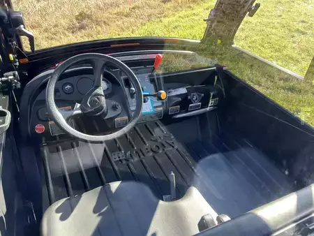 Electric Platform Trucks - Kubota RTV520 (7)