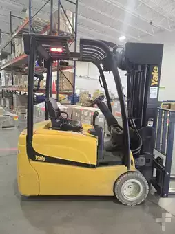Misceláneos 2012  Yale ERP-040VT (2)