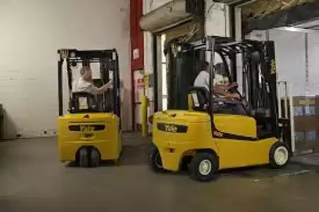Montacargas Eléctrico (3 ruedas) 2014  Yale ERP-040VT (11)