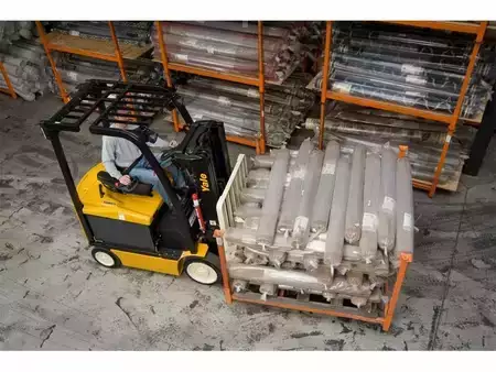 Montacargas Eléctrico (4 ruedas) 2015  Yale ERC060VG (1)