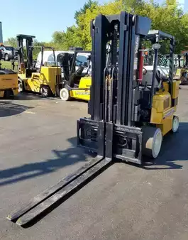 Diesel Forklifts 2005  Yale GLC120MJ (5)