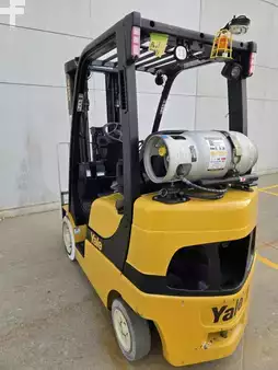 Montacargas diésel 2018  Yale GC050VX (2)