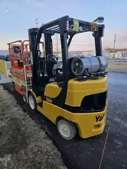 Montacargas diésel 2018  Yale GC050VX (7)
