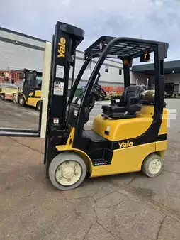 Montacargas diésel 2018  Yale GC050VX (1)