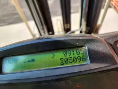 Montacargas diésel 2018  Yale GC050VX (5)
