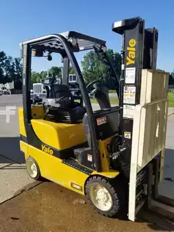 Montacargas diésel 2020  Yale GC040SVX (3)