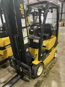 Montacargas diésel 2020  Yale GC040SVX (6)
