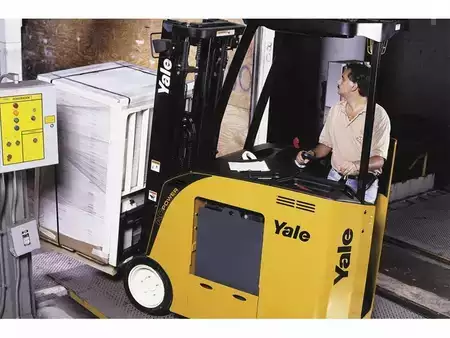 3-Wheel Electric 2014  Yale ESC040AC (5)