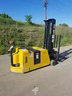 Stand-Up Rider Forklift - Yale MCW040E (1)