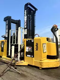 Stand-Up Rider Forklift 2021  Yale MSW040-E (1)