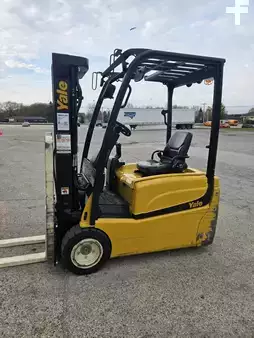 3-Wheel Electric - Yale ERP040VT (1)