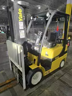 Montacargas diésel 2022  Yale GC050LX2 (1)