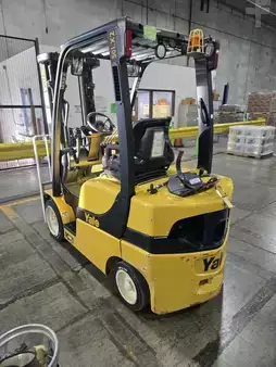 Montacargas diésel 2022  Yale GC050LX2 (2)