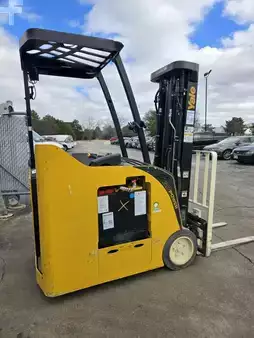 3-Wheel Electric - Yale ESC040AD (2)