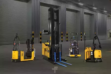 Montacargas Retráctil 2022  Yale NR040EC (8)