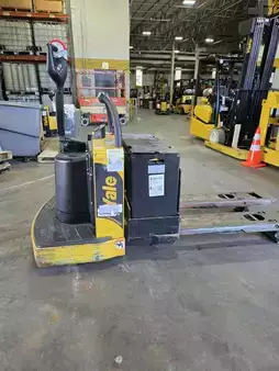 Electric Pallet Jacks 2016  Yale MPE060-VG (1)
