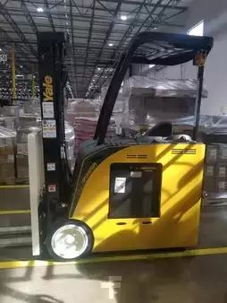 3-Wheel Electric - Yale ESC040AD (2)