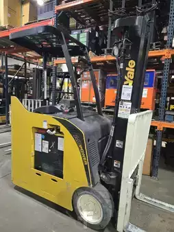 3-Wheel Electric - Yale ESC040AD (3)