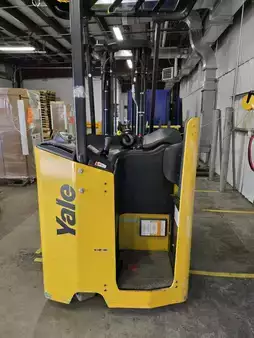 3-Wheel Electric - Yale ESC040AD (4)