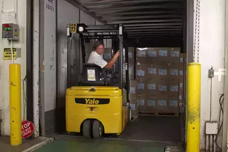 3-Wheel Electric - Yale ERP040VT (3)