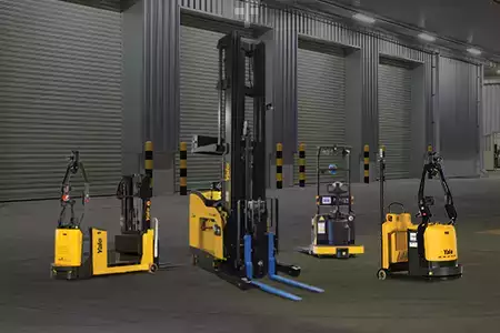 Reach Trucks 2022  Yale NR045EC (8)