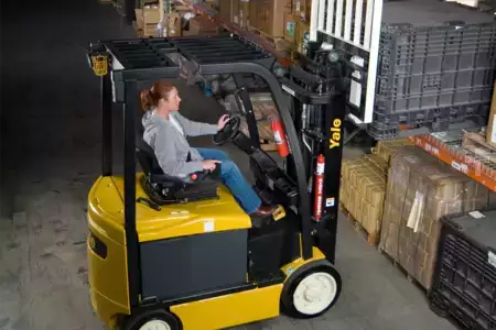 4-Wheel Electric 2018  Yale ERC050VG (8)