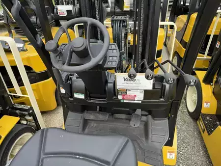 Diesel Forklifts - Yale GC050VX (2)