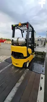Montacargas diésel 2017  Yale GC030VX (3)