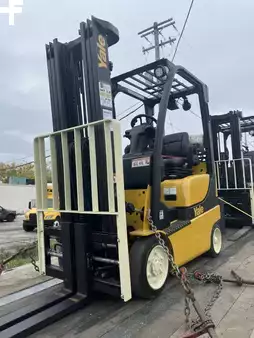 Diesel Forklifts 2017  Yale GC030VX (1)