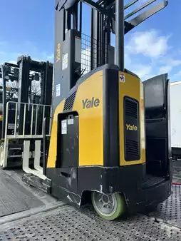 Montacargas Retráctil 2023  Yale NR040EC (1)