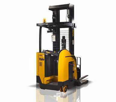 Reach Trucks 2017  Yale NR035DB (2)