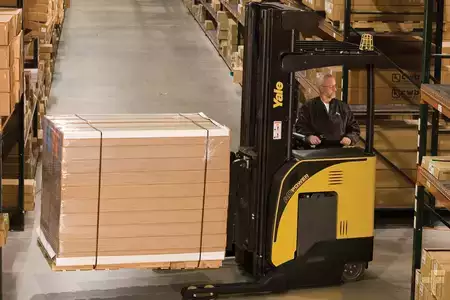 Reach Trucks 2019  Yale NR045EB (4)