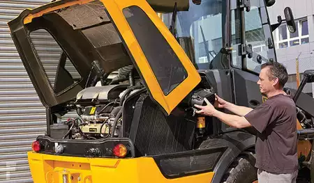 Telehandler Fixed  JCB TM220 (2)