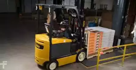 4-Wheel Electric 2016  Yale ERC050VG (10)