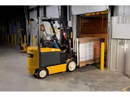 4-Wheel Electric 2016  Yale ERC050VG (4)