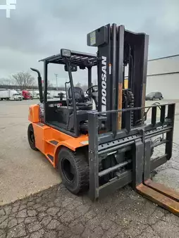 Diesel Forklifts 2012  Doosan Industrial Vehicle D70S-5 (2 Speeds) (2)